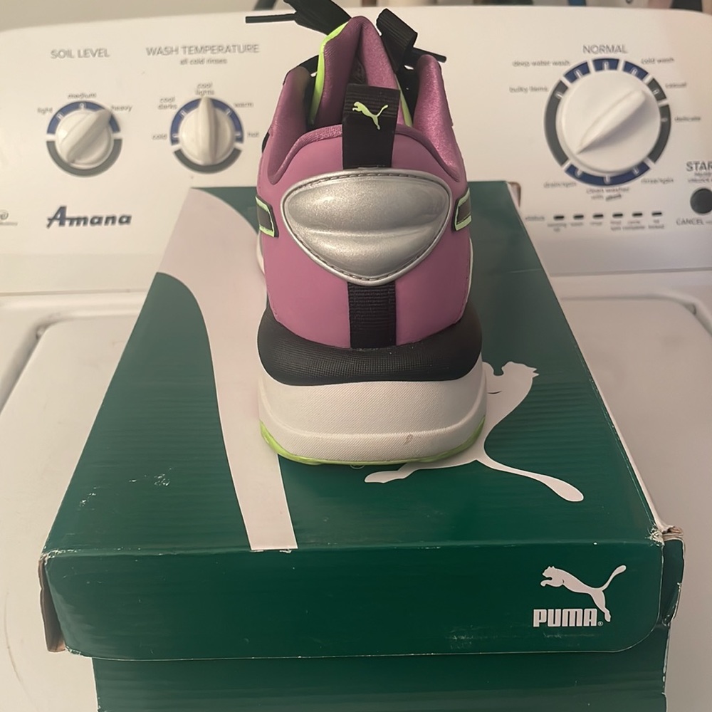 Puma - Picture 3 of 4